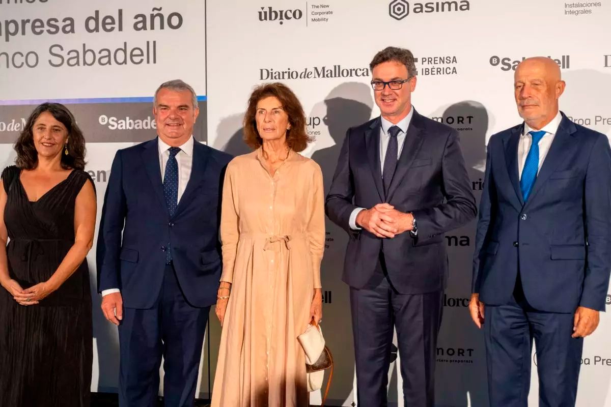 Ana B. Muñoz | Manu Mielniezuk